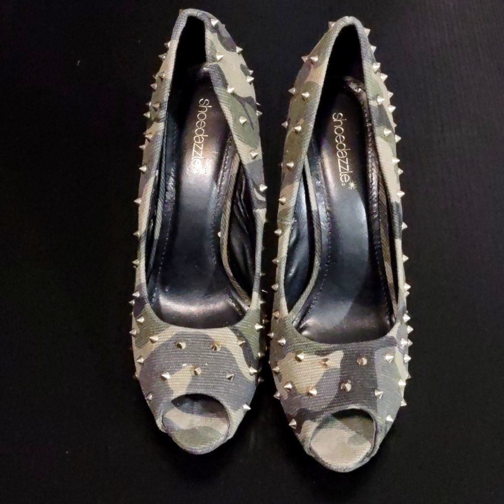 Shoe Dazzle Camouflage Studded Peep-Toe Heels